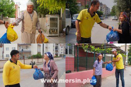 Tarsus Belediyesi 2 Ton Yeni Dünya Meyvesini Kapı Kapı Gezerek Dağıttı