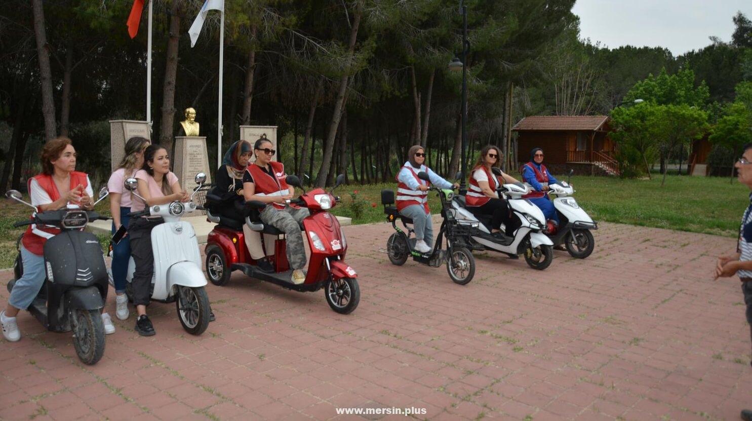 Tarsus Gençlik Kampı, ‘Tarsuslu Motorlu Kadınlar Kulübü’ Üyelerini Ağırladı