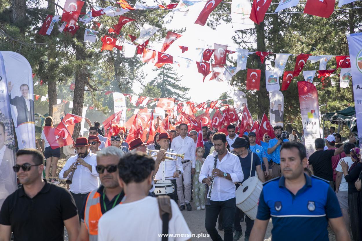 Ilk-Kez-Duzenlenen-Camliyayla-Doga-Festivali-Renkli-Goruntulere-Sahne-Oldu