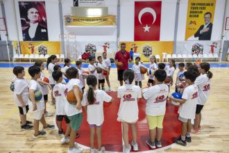 Buyuksehirin-Basketbol-Kursu-Yaz-Doneminde-De-Yogun-Ilgi-Goruyor