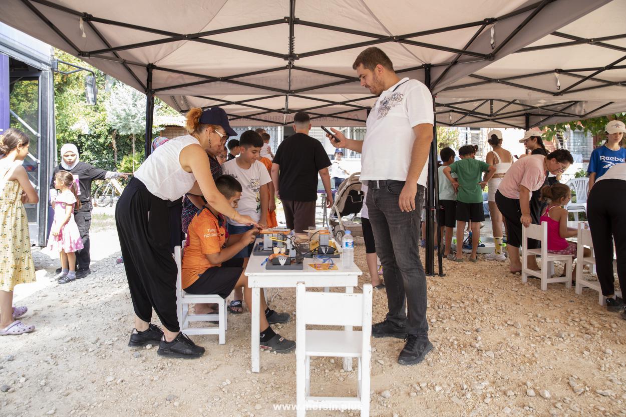 Mersin Büyükşehir Çocukları Bilime Yönlendiriyor