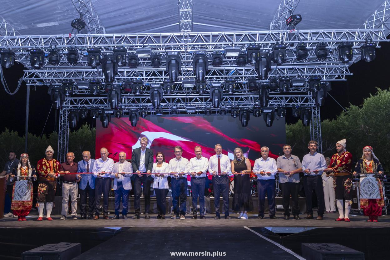 Başkan Seçer, '51. Uluslararası Silifke Müzik Ve Folklor Festivali’nin Açılışına Katıldı