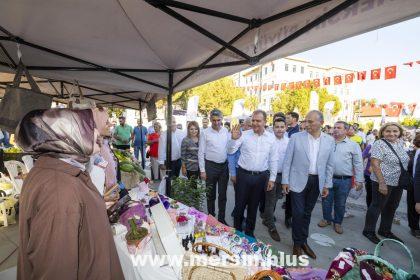 Başkan Seçer, ‘Tropikal Meyve Şenliği’ne Katıldı