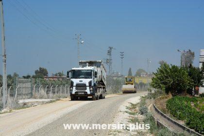 Büyükşehir Tarsus’ta Yol Çalışmalarını Sürdürüyor