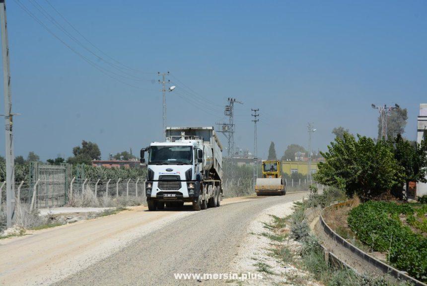 Büyükşehir Tarsus’ta Yol Çalışmalarını Sürdürüyor