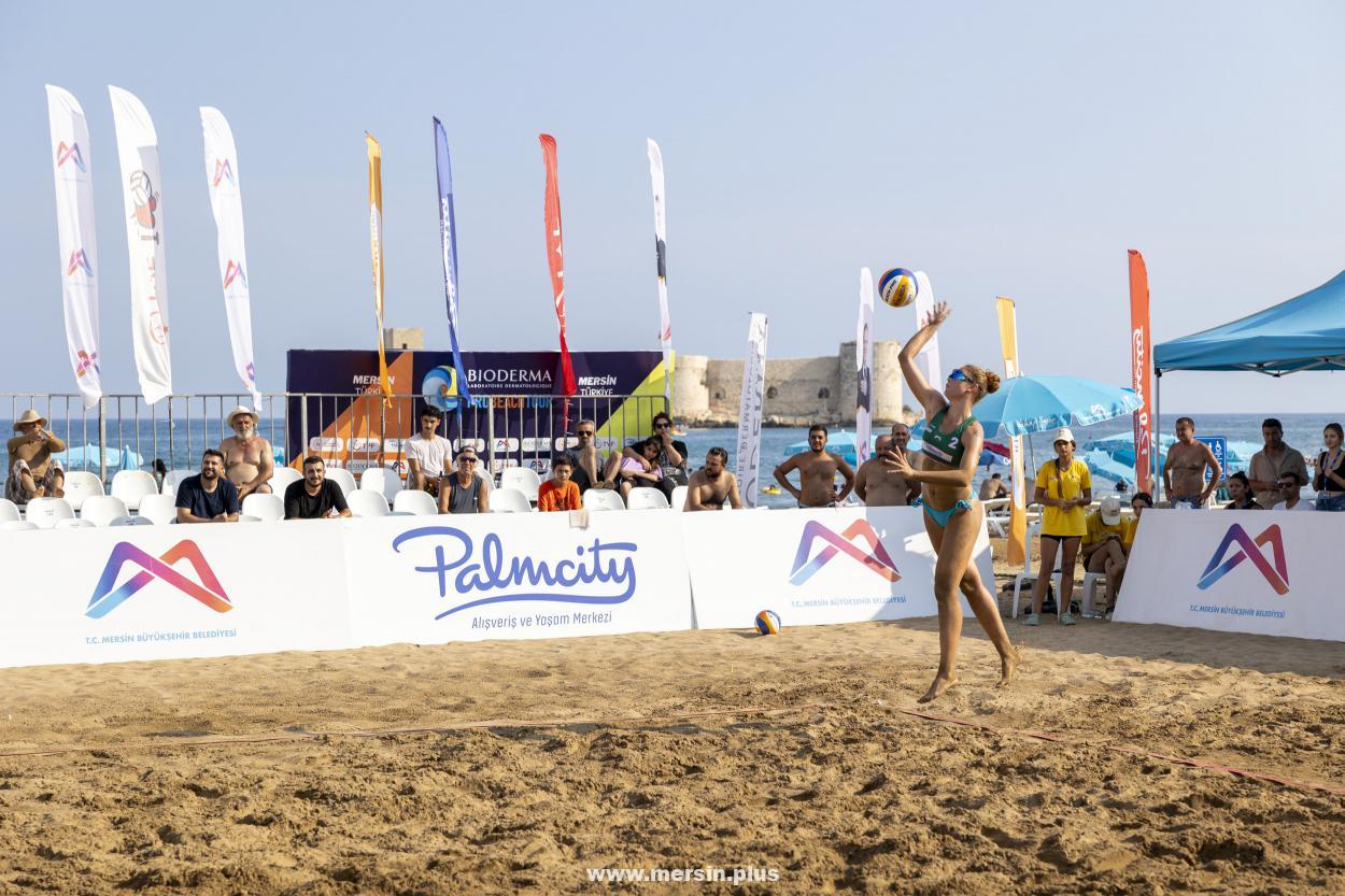 Büyükşehir’in Ev Sahipliği Yaptığı ‘Pro Beach Mersin’de Final Maçları Nefes Kesti