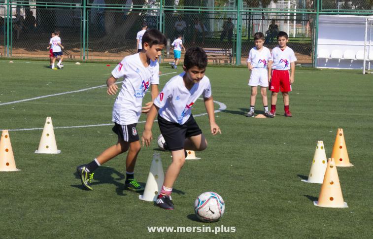 Büyükşehir’in Futbol Kursları Geleceğin Futbolcularını Yetiştiriyor