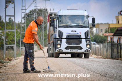 Büyükşehir’in Kırsaldaki Yol Çalışmaları İlçe Halkını Memnun Ediyor