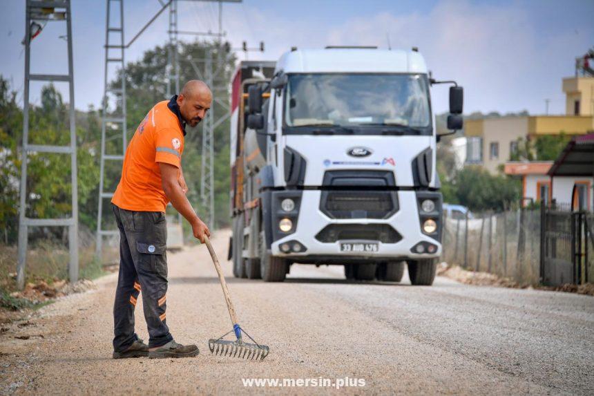 Büyükşehir’in Kırsaldaki Yol Çalışmaları İlçe Halkını Memnun Ediyor