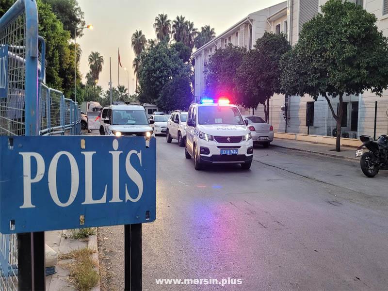 Mersin Polisi Sokakların Huzurunu Sağlamaya Devam Ediyor