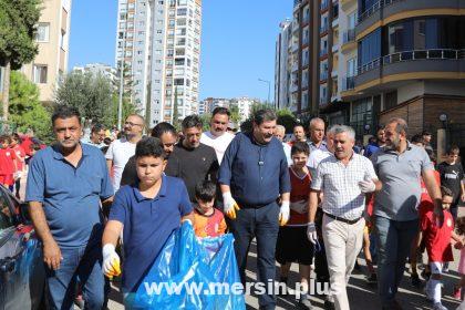 Toroslar’da Oyun Oynayan Çocuklar, Park Ve Sokaklarda Çöp Toplama Faaliyeti Gerçekleştirdi