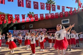 Cumhuriyet’in 101. Yılı Minik Kalplerin Coşku Ve Neşesiyle Kutlandı