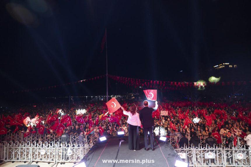 Melike Şahin Konseri Ile Büyükşehir'In Gençlik Festivali Muhteşem Bir Şekilde Sona Erdi.