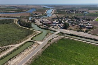 Tarsus’ta 3 Mahalleye Büyükşehir’den Otoban Gibi Yol Çalışması.