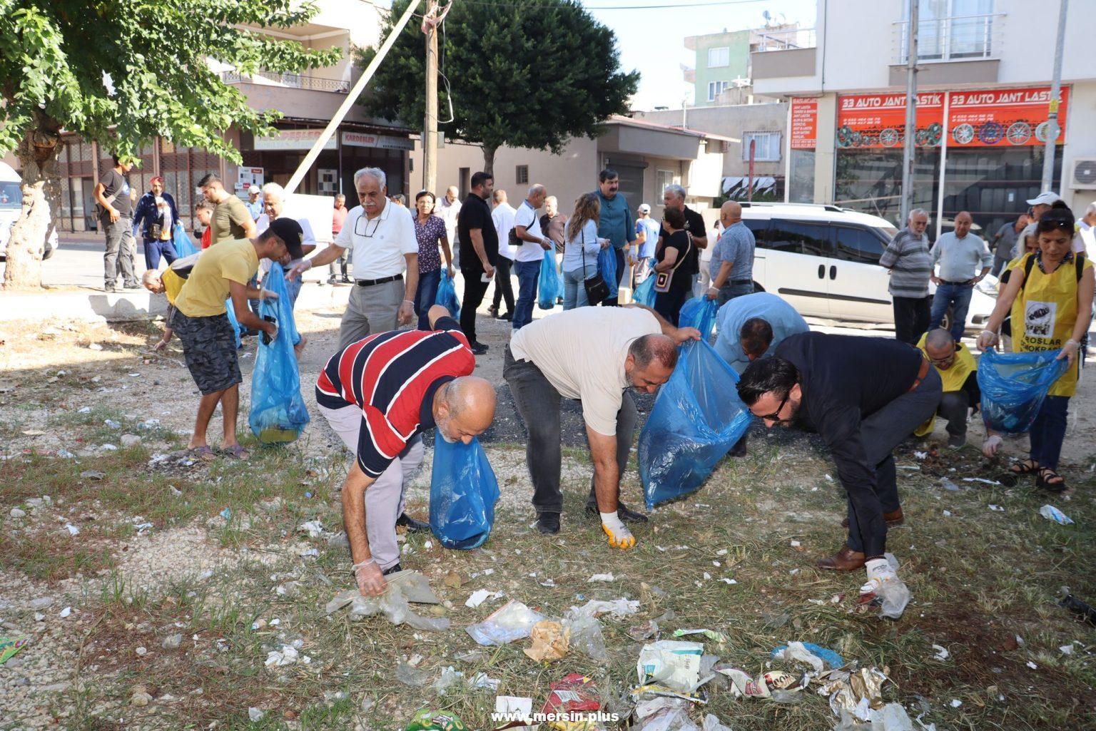 Toroslar'Da Derin Temizlik Çalışmaları Sürüyor