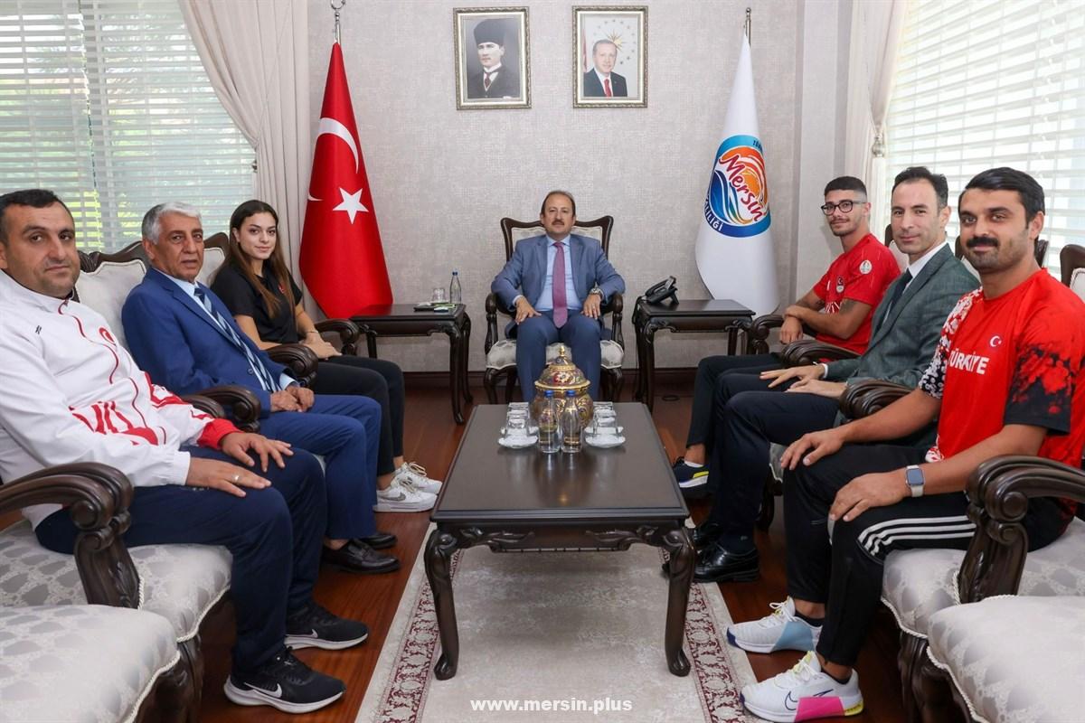 Vali Ali Hamza Pehlivan, Mithat Ertaş Ve Mersin Amatör Spor Kulüpleri Federasyonu Heyetini Ağırladı