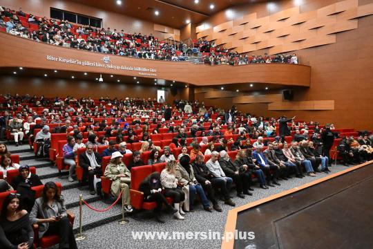 Kırşehir'De Şehir Tiyatrosu Ekibine Büyük İlgi