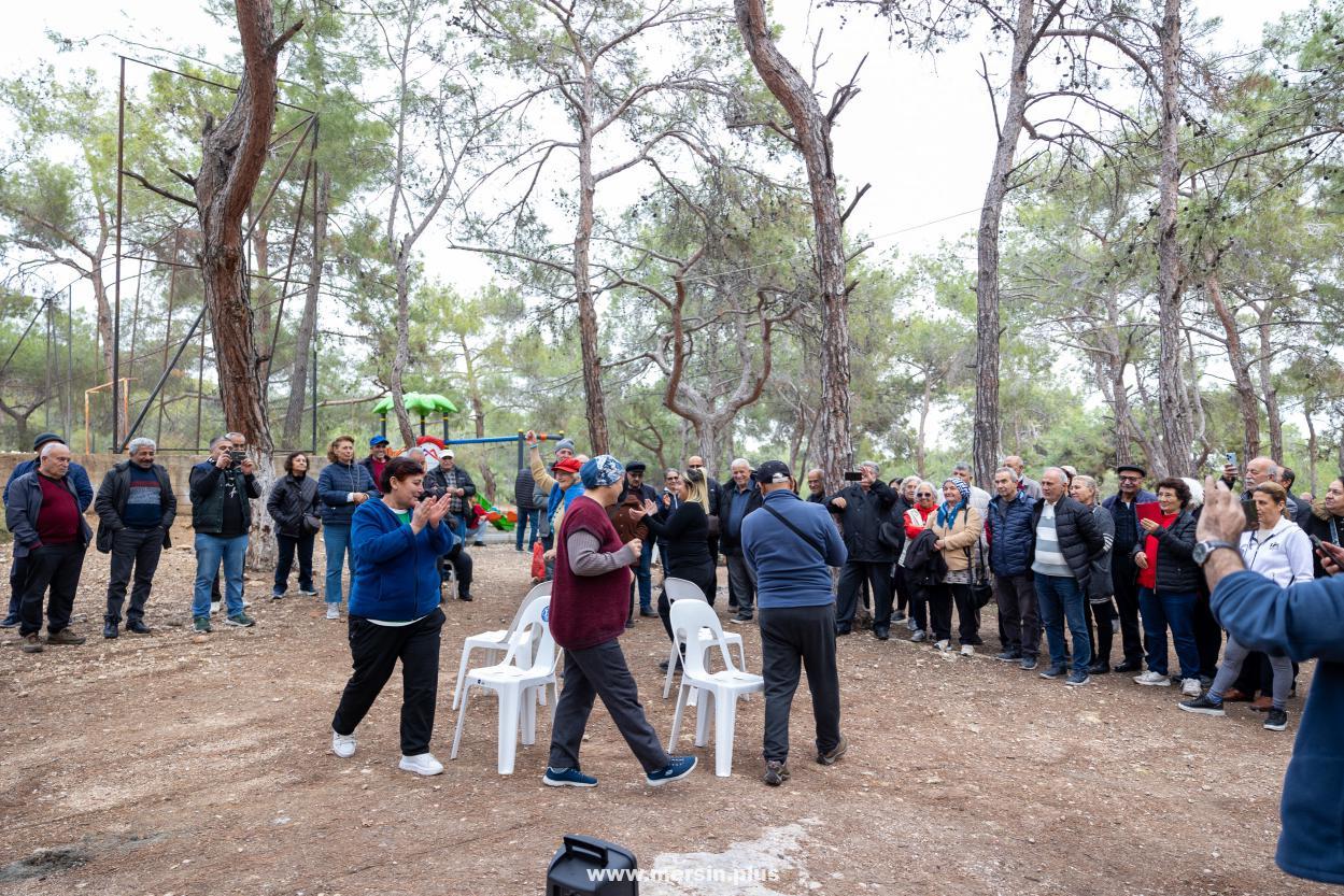 Kuyuluk Tabiat Parkı'Nda Buluşan Büyükşehir Emekli Evi Üyeleri, Doğanın Tadını Çıkardı